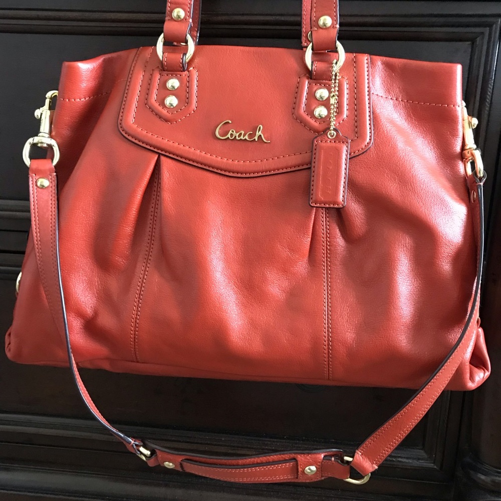 Coach Handbag - Fall Perfect!